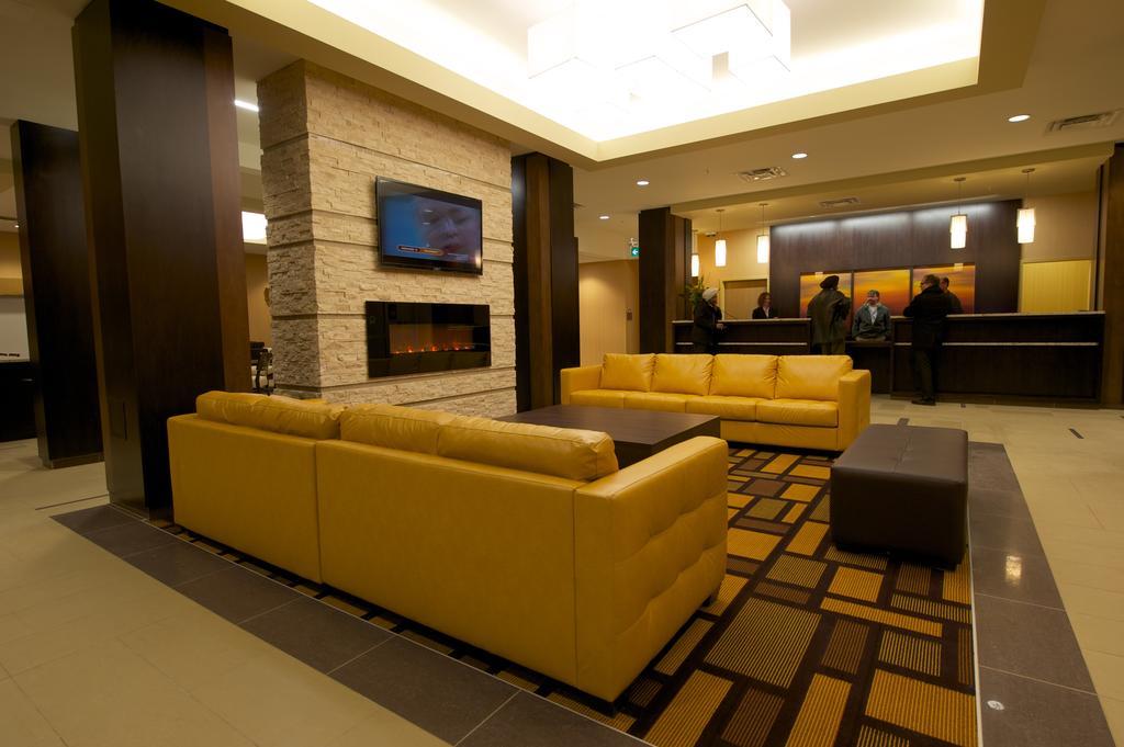 Days Inn & Suites By Wyndham Winnipeg Airport Manitoba Bagian luar foto