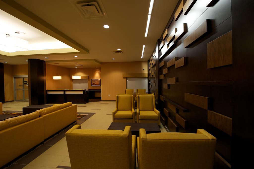Days Inn & Suites By Wyndham Winnipeg Airport Manitoba Bagian luar foto